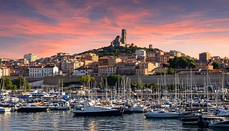 Abonnement IPTV Marseille : le Vieux-Port et la Bonne Mère sur sa colline