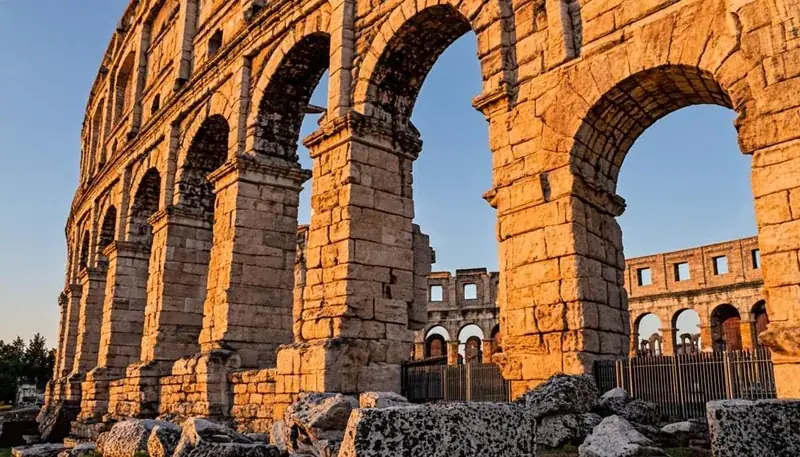 Abonnement IPTV Nîmes : les Arènes romaines et la Maison Carrée